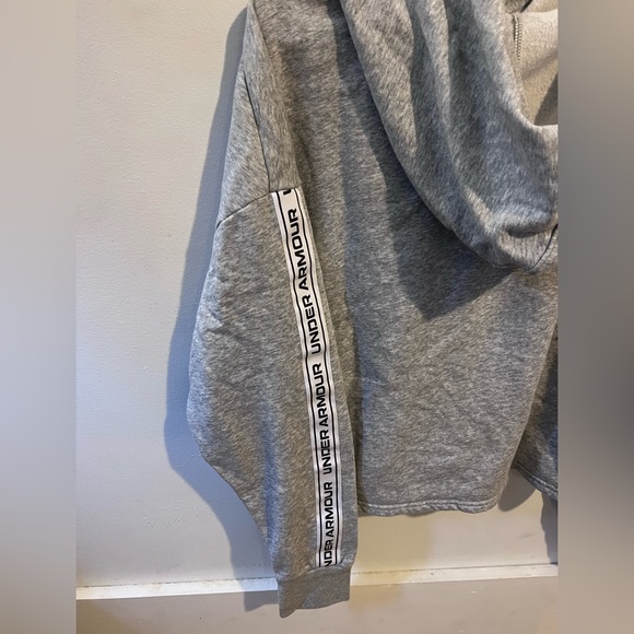 Gray under armor cropped hoodie size xl - Picture 3 of 4